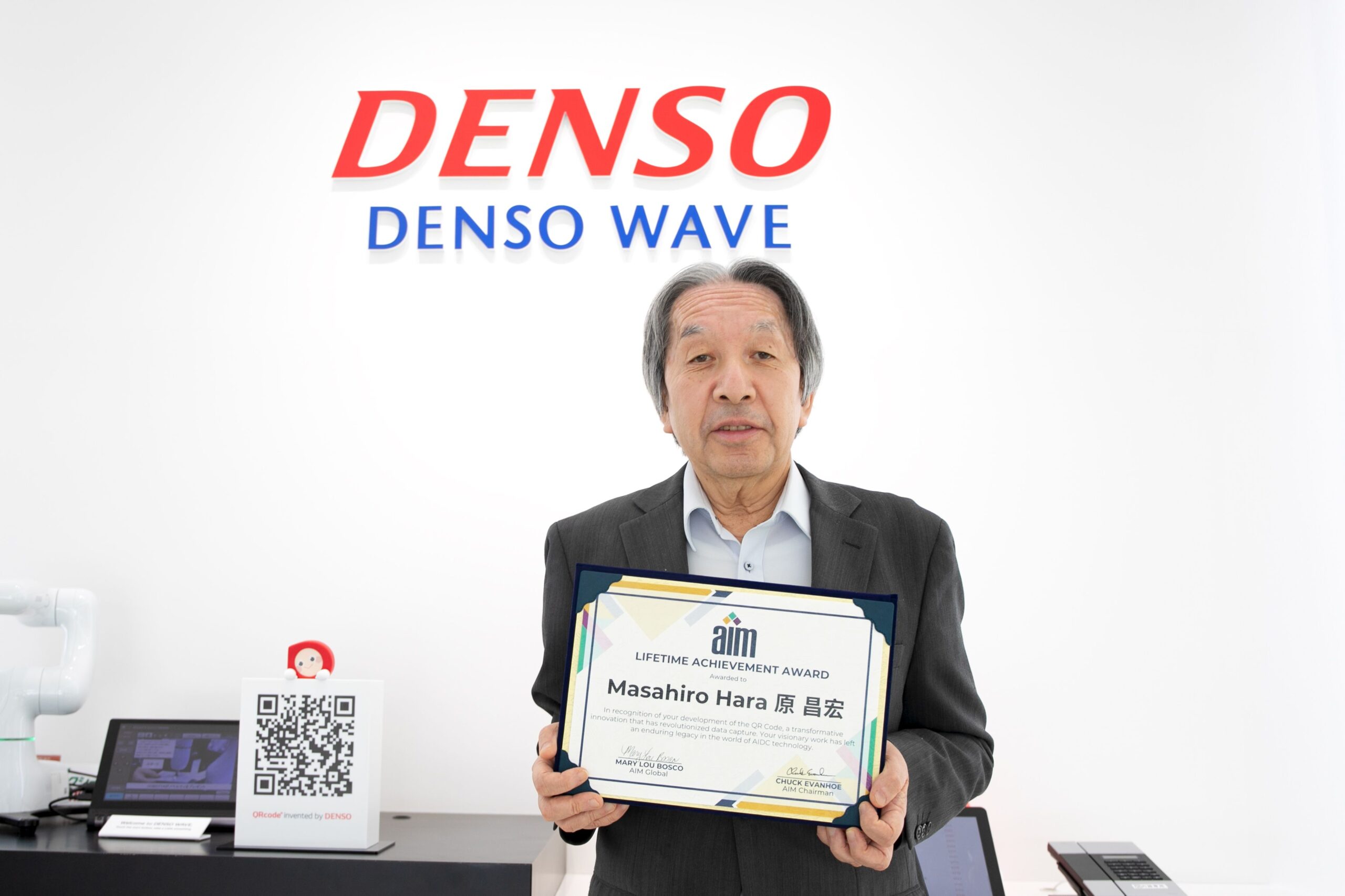 Masahiro Hara, inventor of the QR Code, received a Lifetime Achievement Award from AIM